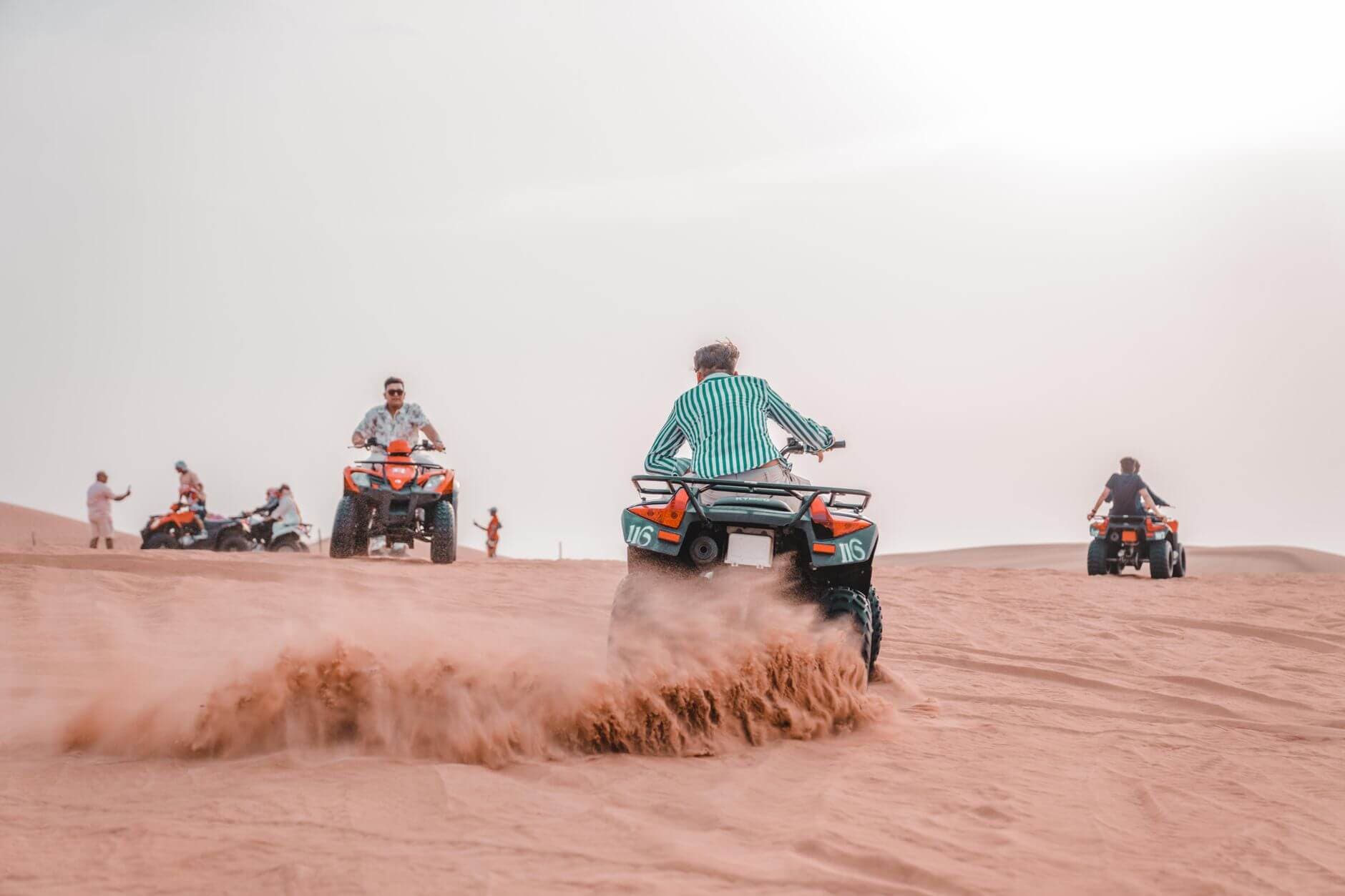 Safari 4x4 y quad en las dunas del Lago Rosa de Senegal al atardecer